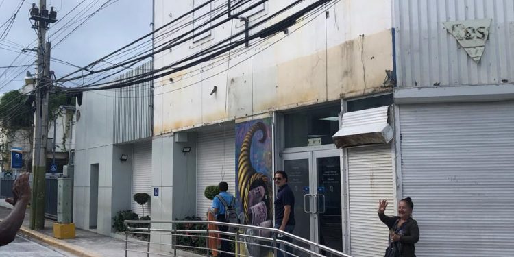 Banreservas restablece operaciones en su oficina de Salcedo tras desplome parcial de fachada