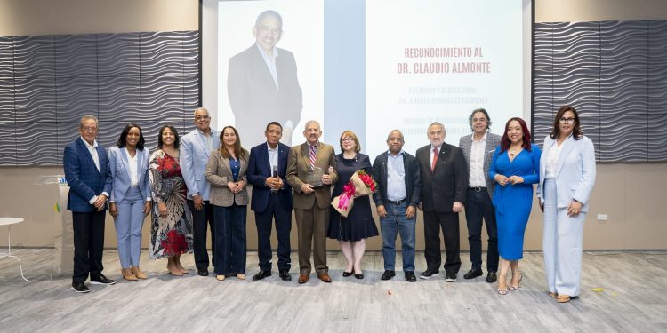 CERECA celebra jornada científica y séptimo aniversario en La Vega
