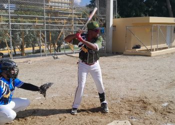 Cibao Mix mantiene el liderato en el torneo de softbol de Cementos Cibao