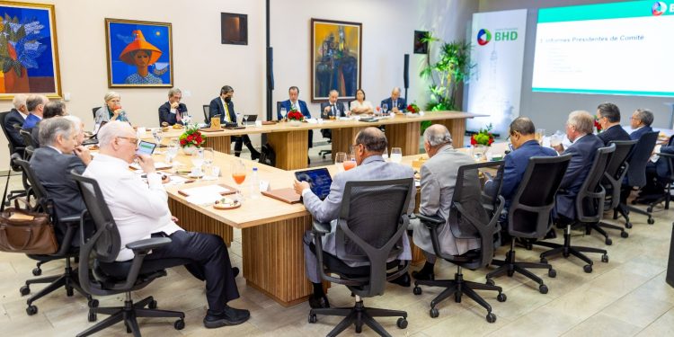 Consejos del BHD celebran sesiones por primera vez en Santiago y anuncian aporte de RD$100 millones para el Ateneo Amantes de la Luz
