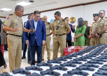 DGA fortalece al Ministerio de Defensa con donación de generador y pertrechos militares