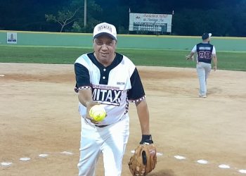 Serie final del softbol de Emitaxi inicia con intensa paridad