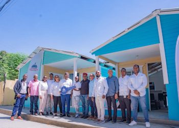 Gobierno devuelve esperanza a familias de Haina tras incendio