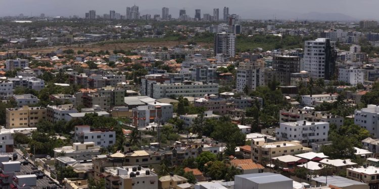 Sismo de 5 grados sacude el Gran Santo Domingo y genera pánico entre la población