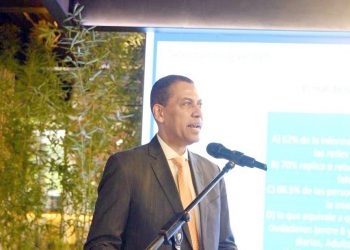 Guido Gómez Mazara advierte sobre manipulación digital y destaca obras del Gobierno en Santiago