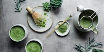 El furor por el té matcha conquista el mundo mientras Japón enfrenta escasez de su preciado polvo verde