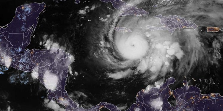 Huracán Melissa alcanza categoría 5 y se perfila como el más devastador en décadas en el Caribe