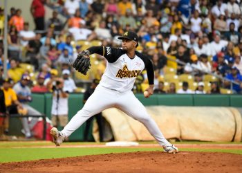 Águilas Cibaeñas dominan al Licey con blanqueada 4-0 en el Estadio Cibao