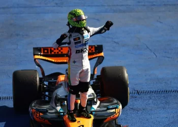 Norris toma el liderato del Mundial de F1 tras polémico arranque entre Hamilton y Verstappen en México