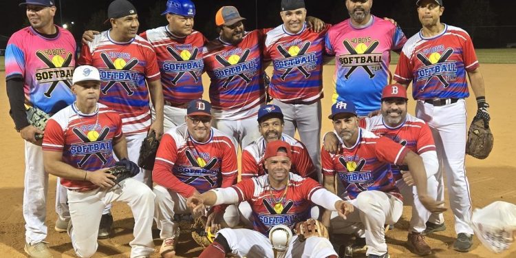 Los 40 Boys se coronan campeones del softbol 40 Plus en Greenville