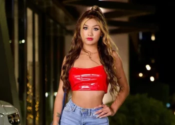 Exponente urbana “Masha” detenida por la Policía Nacional con presunta marihuana en operativo nocturno