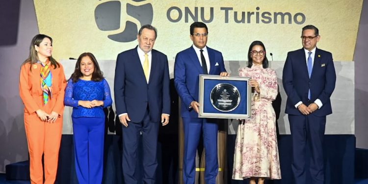 ONU Turismo distingue a David Collado como el mejor ministro de las Américas por su liderazgo en el desarrollo sostenible del turismo