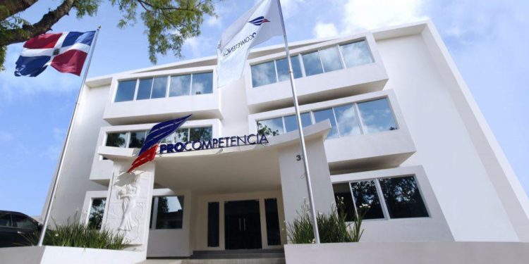 Pro-Competencia abre investigación por posible colusión en licitación del INABIE