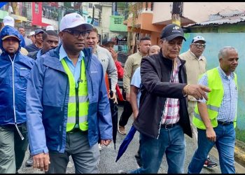 Propeep y Alcaldía de Santo Domingo Oeste despliegan operativo de ayuda a familias afectadas por la tormenta Melissa