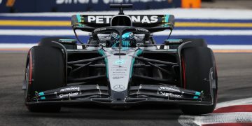 Russell sorprende en Marina Bay y arrebata la pole a Verstappen en Singapur