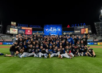 Toronto avanza a la Serie de Campeonato tras eliminar a los Yankees