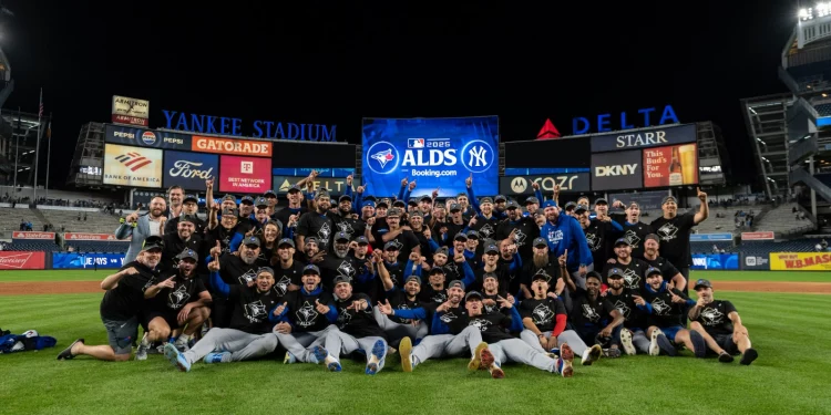 Toronto avanza a la Serie de Campeonato tras eliminar a los Yankees