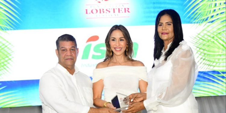 Segunda edición del “Punta Rucia Lobster Festival” rinde homenaje a Mariasela Álvarez y promueve la cultura y gastronomía local