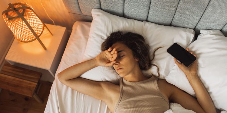 Consejos prácticos para afrontar el día después de una mala noche de sueño, según expertos
