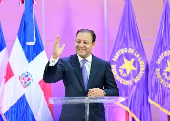 Abel Martínez motiva al PLD a “volver a caminar junto al pueblo” con humildad y esperanza