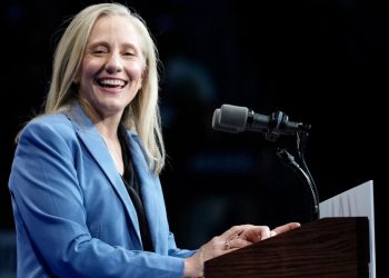 Spanberger derrota a la candidata respaldada por Trump y hace historia en Virginia