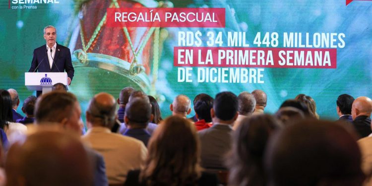 Abinader activa la “Brisita Navideña” con apoyo económico a más de 2.6 millones de familias