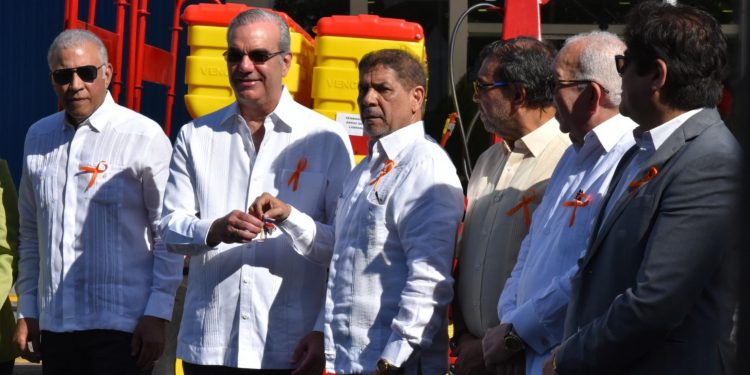 Abinader impulsa modernización del campo con maquinaria agrícola de alta tecnología