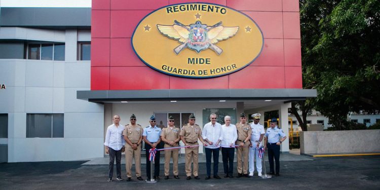 Abinader impulsa modernización militar con nuevas unidades tecnológicas y cuarteles renovados