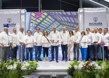 Abinader impulsa transformación urbana en Santiago con obras deportivas, educativas y apoyo al sector productivo