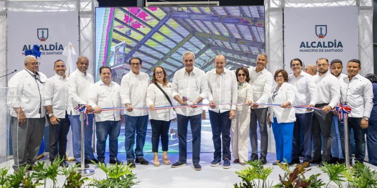 Abinader impulsa transformación urbana en Santiago con obras deportivas, educativas y apoyo al sector productivo