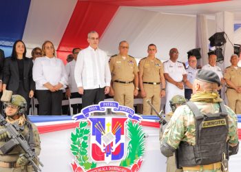 Abinader reafirma su compromiso con la institucionalidad y los valores democráticos en el 181 aniversario de la Constitución