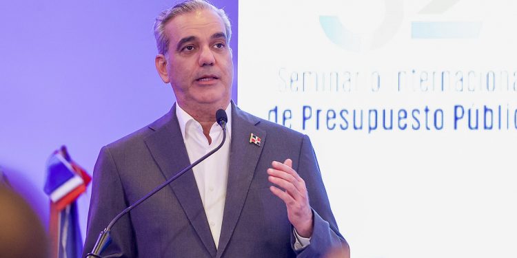 Transparencia y eficiencia fiscal: pilares del desarrollo impulsados por Abinader