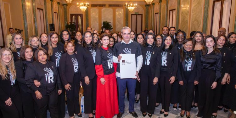 Abinader respalda pacto nacional y reforma “Déjala Ir” para frenar la violencia de género en el país