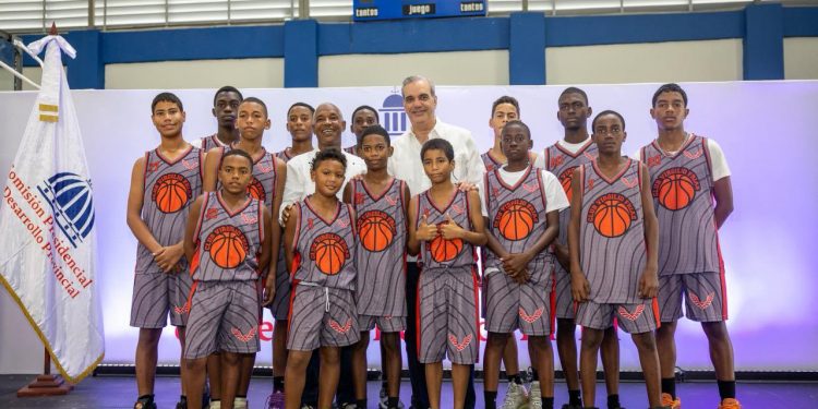 Abinader transforma La Isabelita con nuevo polideportivo tras más de 40 años de espera