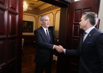Abinader y jefe del Pentágono refuerzan alianza para combatir el narcotráfico en el Caribe