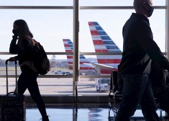 Aeropuertos NY y NJ entre los 40 reducirán vuelos en USA a partir de este viernes