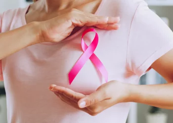 Alertan sobre el abandono del tratamiento hormonal en cáncer de mama: una de cada tres pacientes lo deja antes de tiempo