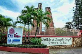 Muere adolescente durante actividad escolar en piscina de villa privada en Santiago