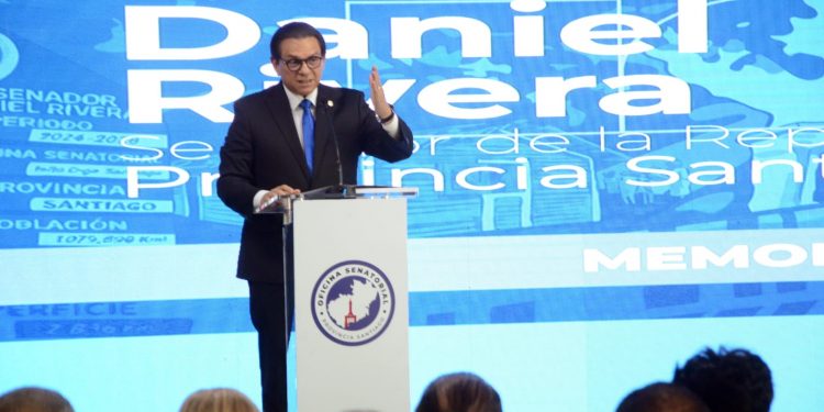 Daniel Rivera resalta el impulso transformador de Santiago durante su informe legislativo 2024-2025