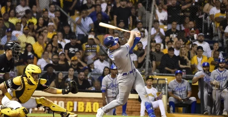 Licey remonta espectacularmente en Santiago y corta el impulso aguilucho