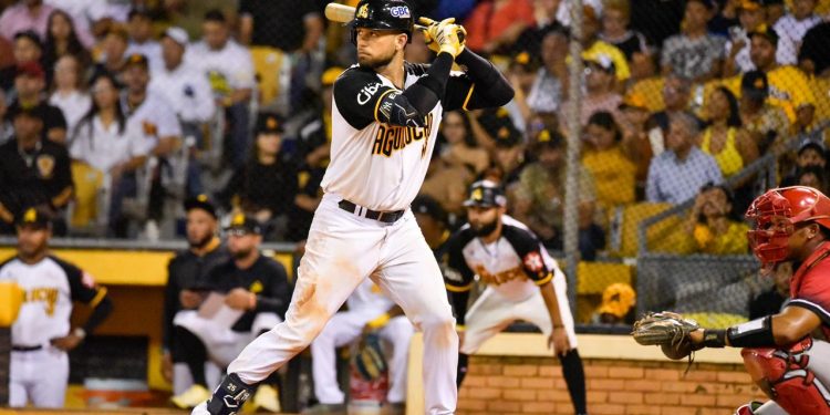 Escarra impulsa triunfo aguilucho en emocionante duelo ante el Escogido