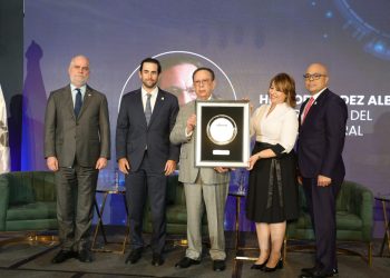 Foro Económico elDinero destaca liderazgo del Banco Central y reafirma visión de RD como hub logístico del Caribe