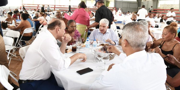 Obras que impulsan el futuro: Gobierno acerca desarrollo y apoyo social a familias de Santiago