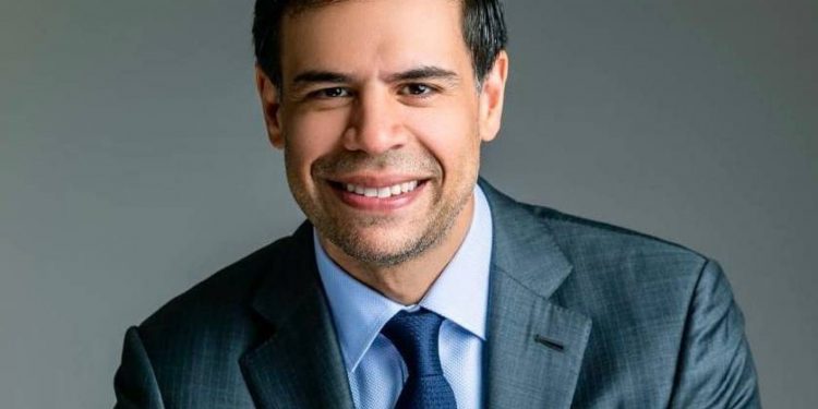 Roberto Ángel aclara que leyes actuales no permiten intervención a “La Casa de Alofoke”