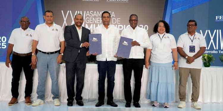 Instituciones municipales sellan alianza para proteger a trabajadores de los ayuntamientos