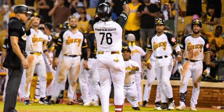 Águilas mantienen el liderato, Toros consolidan el segundo lugar y Licey remonta ante los Leones en jornada dominical de la Lidom