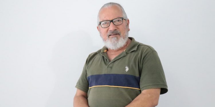 El Poder embelesa, pero tampoco así