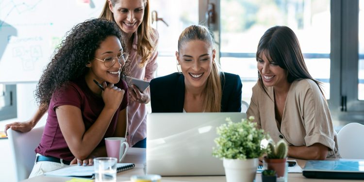 MujerEs Avanza: programa de alto nivel impulsa el liderazgo empresarial femenino en Santo Domingo