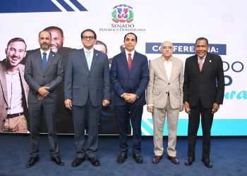 Senado promueve salud masculina con conferencia del urólogo Pablo Mateo