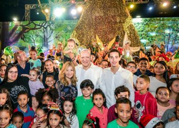 Santiago ilumina su espíritu festivo con la magia de “Encatus”